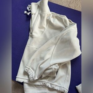 NWOT Lululemon Scuba Top, sz 10